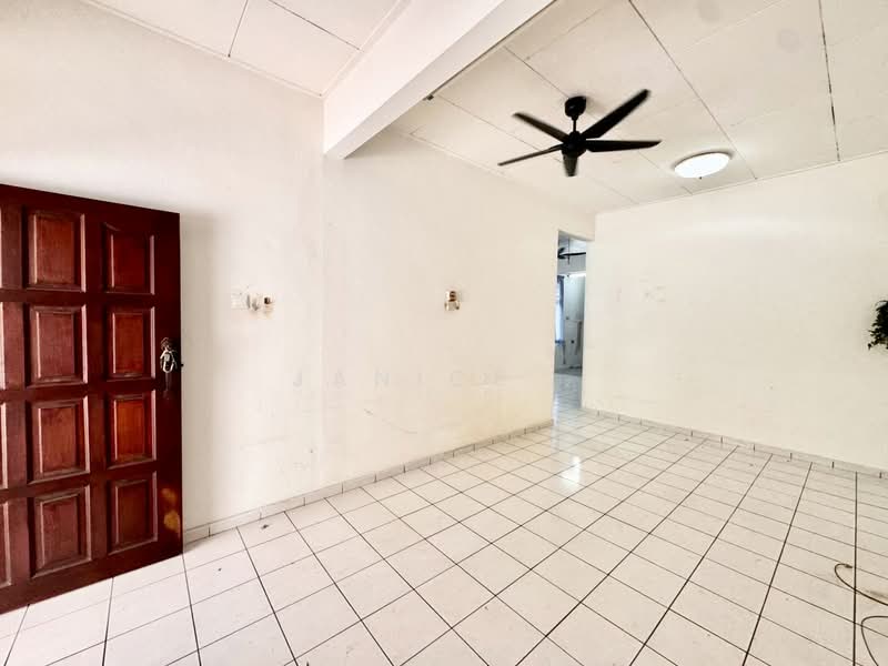 Taman Daya Tamans Dayas untuk Untuk Dijual - RM 550,000, Mac 2026 - Living Room - PropertyGuru.com.my