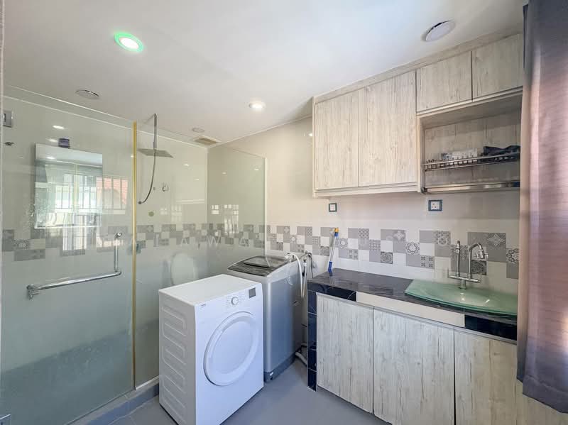 RENOVATED Double Storey Terrace Taman Tasik Prima Puchong untuk Untuk Dijual - RM 610,000, Mac 2026 - Bathroom - PropertyGuru.com.my