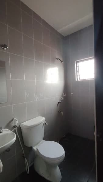 Shop / Office for Rent in Selayang (Batu Caves) - Vincent wong - Bathroom - PropertyGuru.com.my