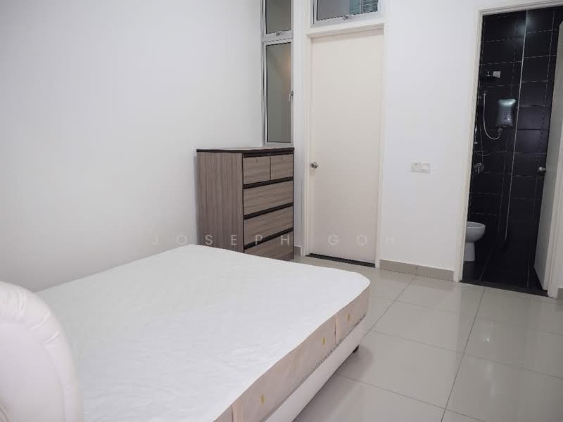 2-storey Terraced House for Rent in Taman Mount Austin (Tebrau) - Joseph Goh - Bedroom - PropertyGuru.com.my