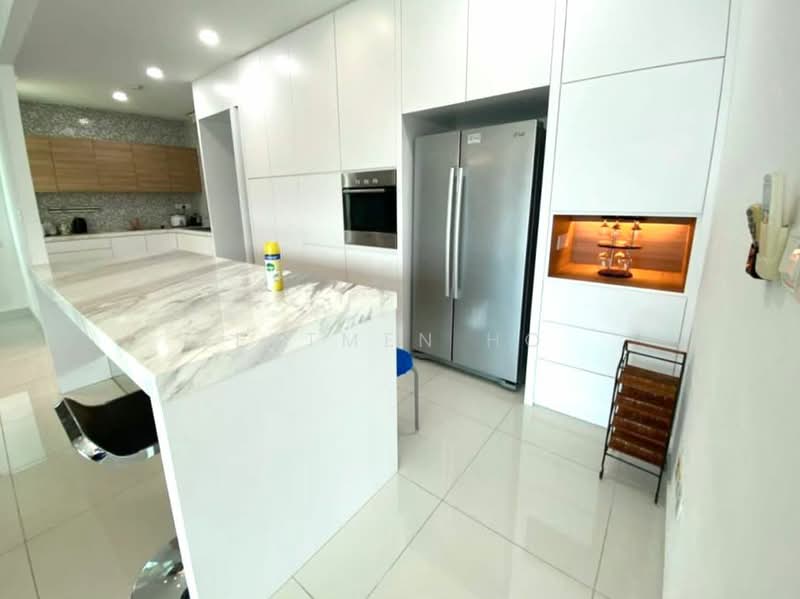 Kondominium untuk Disewa di Gurney Paragon - Ertmen Ho - Kitchen - PropertyGuru.com.my