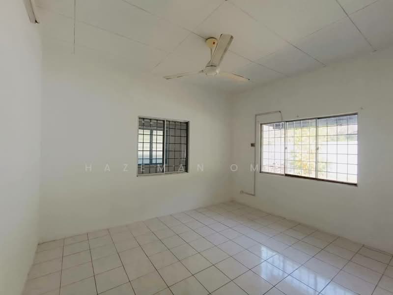 [Bungalow - 5640 sqft] 1-Storey Bungalow Taman Kota Perdana Seri Kembangan untuk Untuk Dijual - RM 990,000, Mac 2026 - Interior - PropertyGuru.com.my