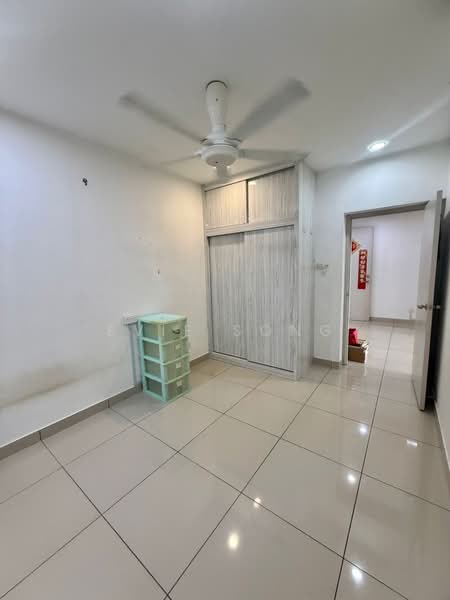 Service Residence for Sale at D'Ambience Residences (Pangsapuri Ikatan Flora) - Evie Song - Bedroom - PropertyGuru.com.my