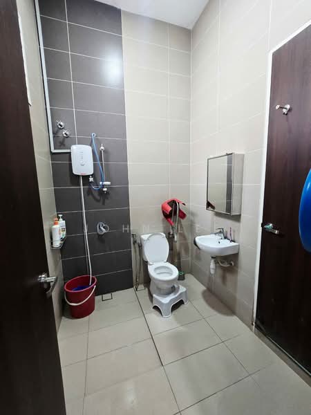 Semi-Detached House for Sale in Bandar Kinrara Seksyen 8 (Bandar Kinrara) - John Lee - Bathroom - PropertyGuru.com.my