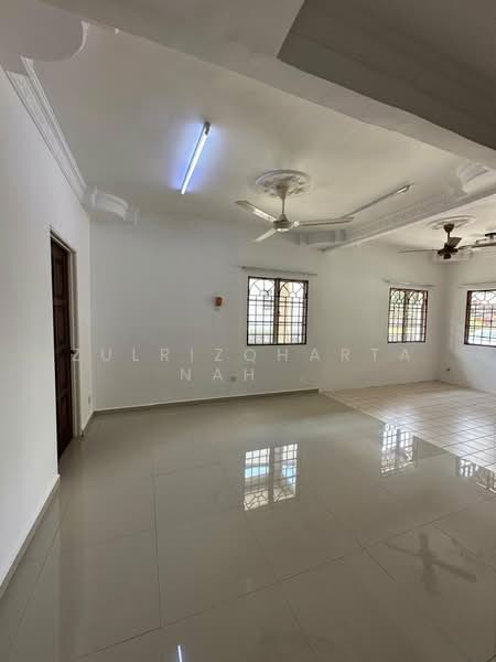 2-storey Terraced House for Sale in Bandar Bukit Beruntung (Bukit Beruntung) - Zulrizqhartanah . - Living Room - PropertyGuru.com.my