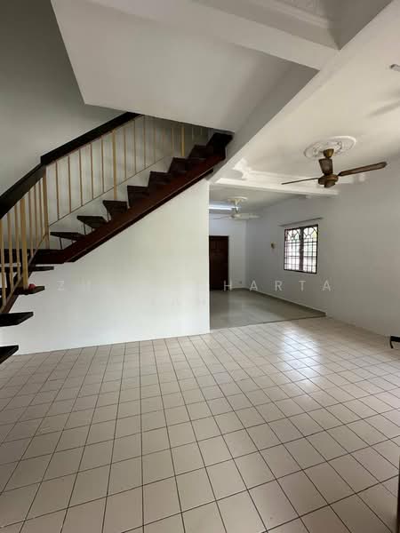 2-storey Terraced House for Sale in Bandar Bukit Beruntung (Bukit Beruntung) - Zulrizqhartanah . - Living Room - PropertyGuru.com.my