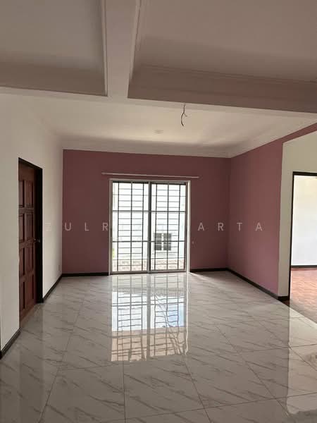 2-storey Terraced House for Sale in Bandar Bukit Beruntung (Bukit Beruntung) - Zulrizqhartanah . - Living Room - PropertyGuru.com.my