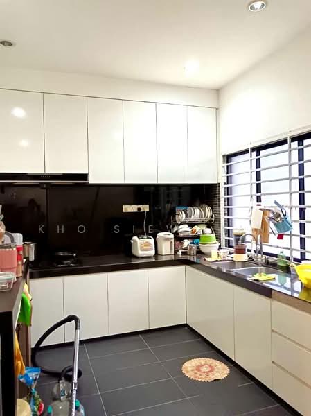 Taman Setia Indah untuk Untuk Dijual - RM 728,000, Mac 2026 - Kitchen - PropertyGuru.com.my