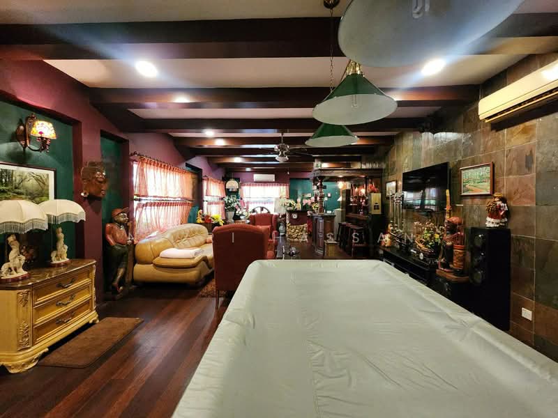 Bungalow for Sale in Sultan Abdul Aziz Shah Golf & Country Club (Shah Alam) - Nazri Hassan - Living Room - PropertyGuru.com.my