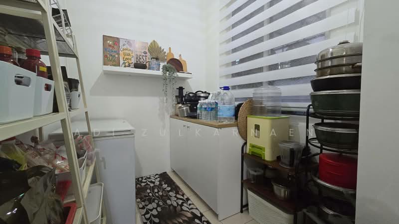 3-storey Terraced House for Sale in Taman Subang Mas (Subang Jaya) - Adi Zulkarnaen - Kitchen - PropertyGuru.com.my