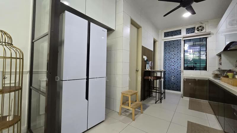 3-storey Terraced House for Sale in Taman Subang Mas (Subang Jaya) - Adi Zulkarnaen - Kitchen - PropertyGuru.com.my