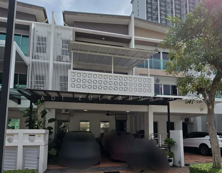 3-storey Terraced House for Sale in Taman Subang Mas (Subang Jaya) - Adi Zulkarnaen - Exterior - PropertyGuru.com.my