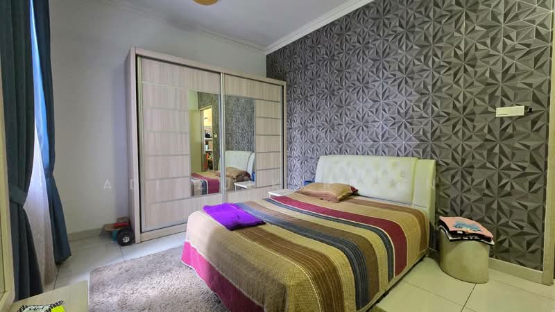 3-storey Terraced House for Sale in Taman Subang Mas (Subang Jaya) - Adi Zulkarnaen - Bedroom - PropertyGuru.com.my