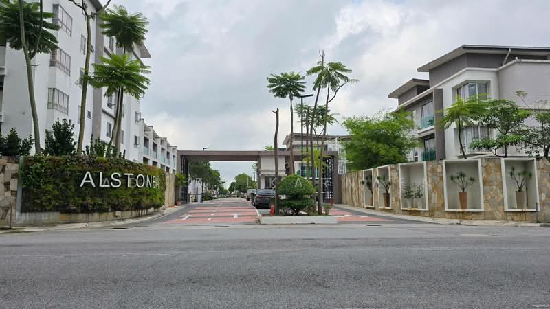 3-storey Terraced House for Sale in Taman Subang Mas (Subang Jaya) - Adi Zulkarnaen - Exterior - PropertyGuru.com.my