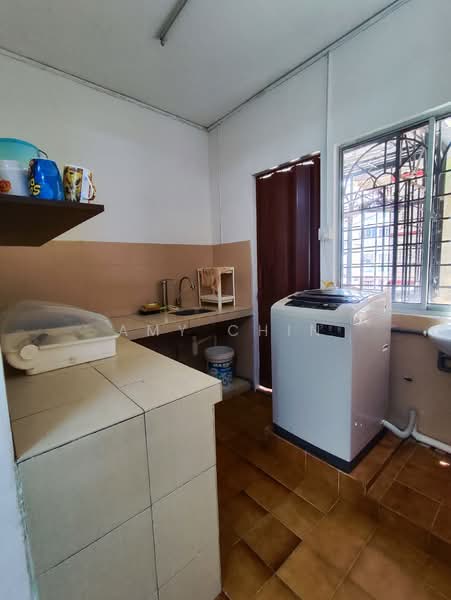 Glen Court (Block C & D) untuk Untuk Disewa - RM 900 /bulan, Mac 2026 - Kitchen - PropertyGuru.com.my