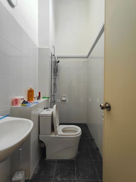 Terraced House for Sale in Skudai (Johor) - Elena Lye - Bathroom - PropertyGuru.com.my