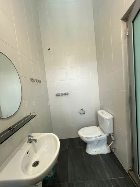 Townhouse for Sale in Taman Sutera Utama (Skudai) - Ee Fong Toh - Bathroom - PropertyGuru.com.my