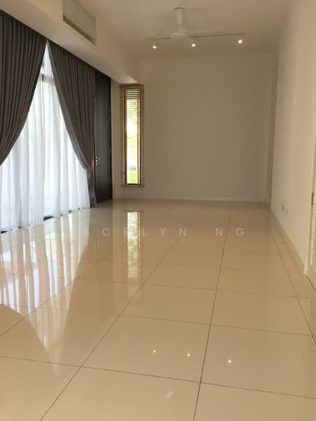 Avira Medini Iskandar - 2