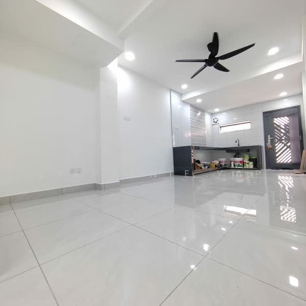Taman Klang Utama untuk Untuk Dijual - RM 468,000, Mac 2026 - Kitchen - PropertyGuru.com.my
