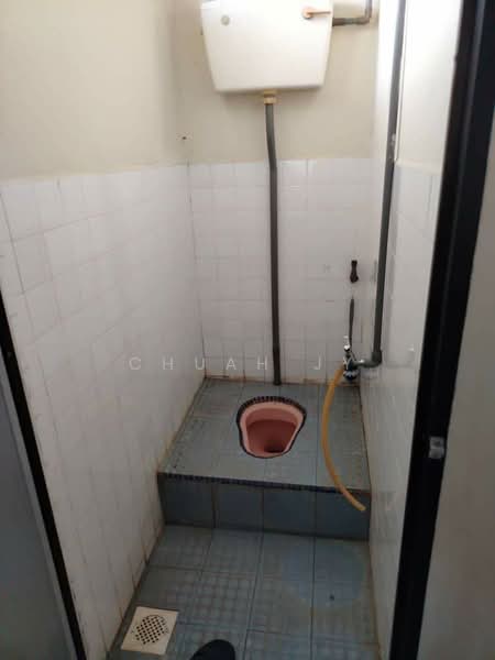 Taman Merak untuk Untuk Dijual - RM 310,000, Mac 2026 - Bathroom - PropertyGuru.com.my