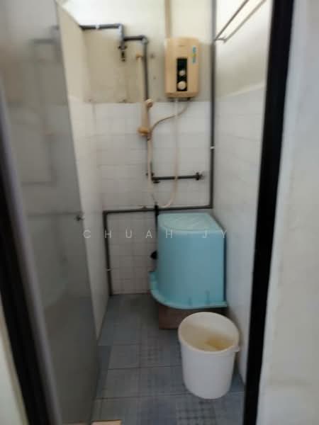 Taman Merak untuk Untuk Dijual - RM 310,000, Mac 2026 - Bathroom - PropertyGuru.com.my