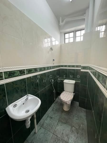 Condominium for Sale at Mutiara Condominium - Keh Cheng Khoon - Bathroom - PropertyGuru.com.my