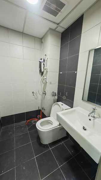 Centrestage Designer Suite untuk Untuk Disewa - RM 1,650 /bulan, Mac 2026 - Bathroom - PropertyGuru.com.my