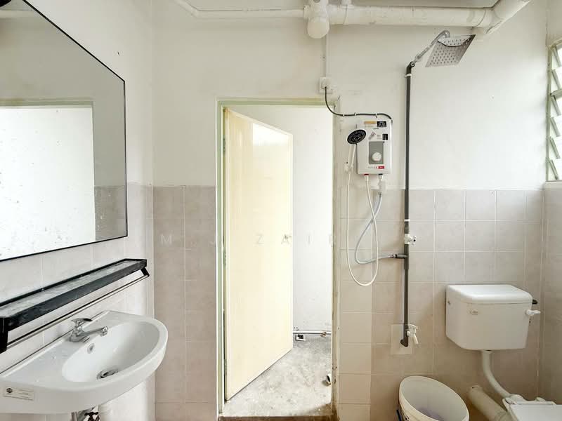 Flat for Rent at Desa Lembah Permai - M.J Zairin - Bathroom - PropertyGuru.com.my