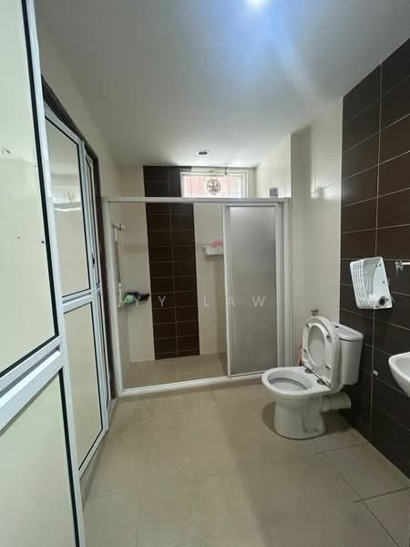2-storey Terraced House for Rent in Jelutong (Penang) - YY Law - Bathroom - PropertyGuru.com.my