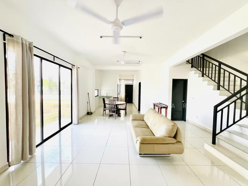 2-storey Terraced House for Sale in Alam Sari (Bangi) - Hazeman Omar - Living Room - PropertyGuru.com.my