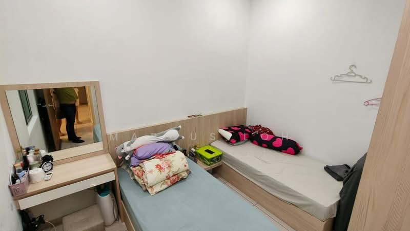 2.5-storey Terraced House for Sale in Bandar Seri Alam (Masai) - Marcus Loh - Bedroom - PropertyGuru.com.my