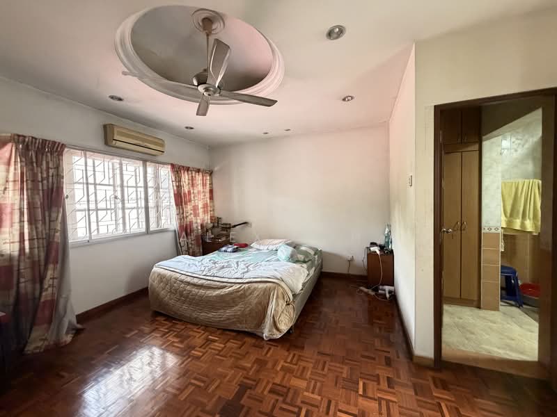 2-storey Terraced House for Sale in Taman Bukit Desa (Taman Desa) - Alex Loh - Bedroom - PropertyGuru.com.my