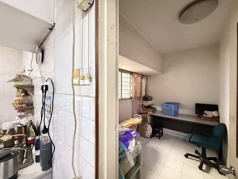 2-storey Terraced House for Sale in Taman Bukit Desa (Taman Desa) - Alex Loh - Kitchen - PropertyGuru.com.my
