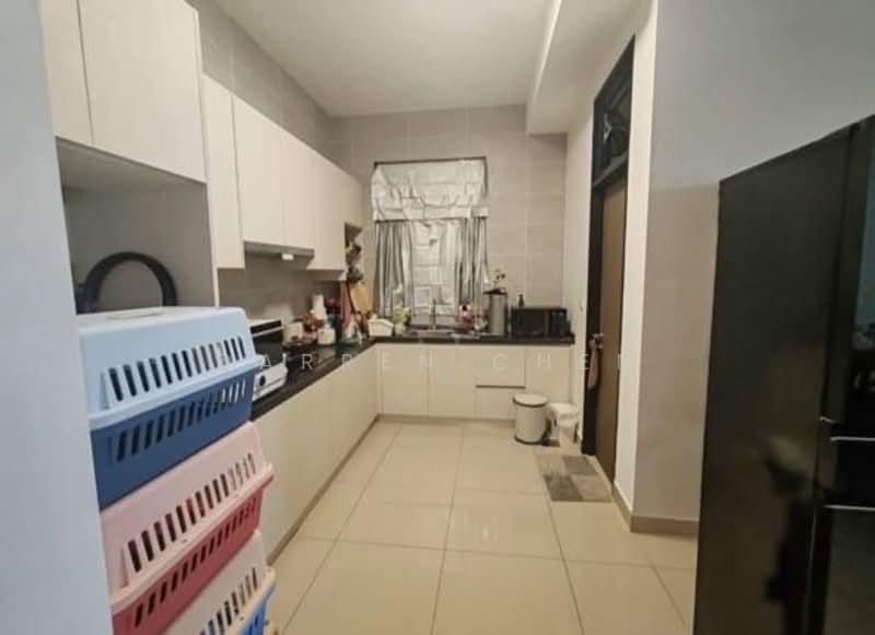 Service Residence for Sale at Twin Tower Residence - Darren Chen - Kitchen - PropertyGuru.com.my