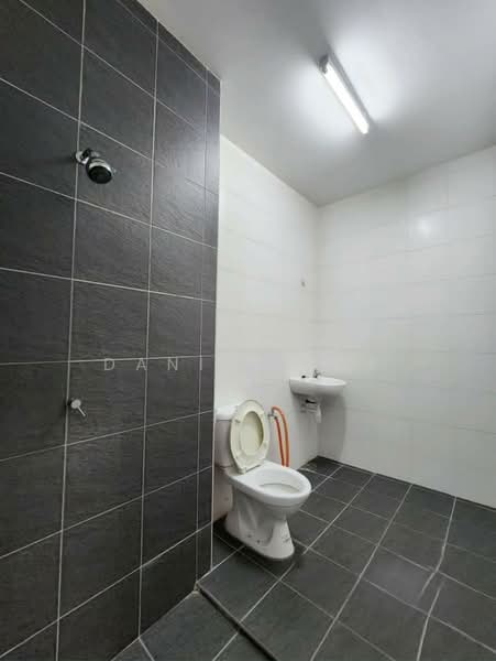 Semi-Detached House for Sale in Bandar Parklands (Klang) - Daniel Kok - Bathroom - PropertyGuru.com.my