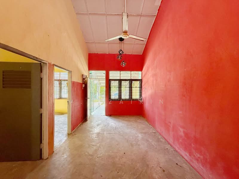 1-storey Terraced House for Sale in Taman Cheng Jaya (Cheng) - M.J Zairin - Interior - PropertyGuru.com.my