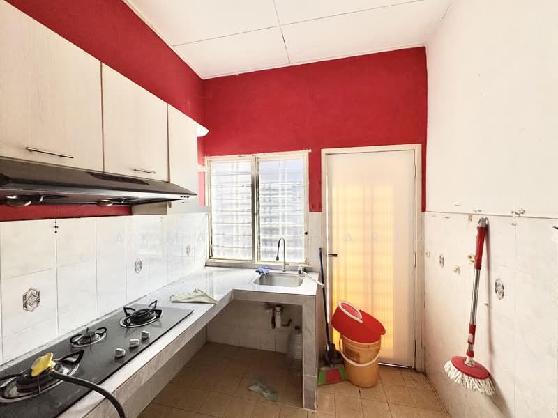 3-storey Terraced House for Sale in Puchong (Selangor) - Akmal Zakaria - PropertyGuru.com.my