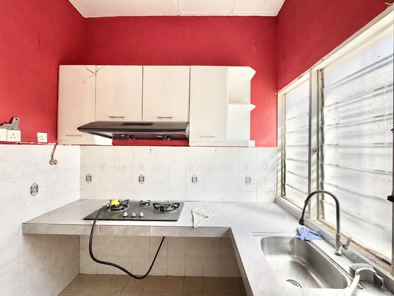 3-storey Terraced House for Sale in Puchong (Selangor) - Akmal Zakaria - PropertyGuru.com.my