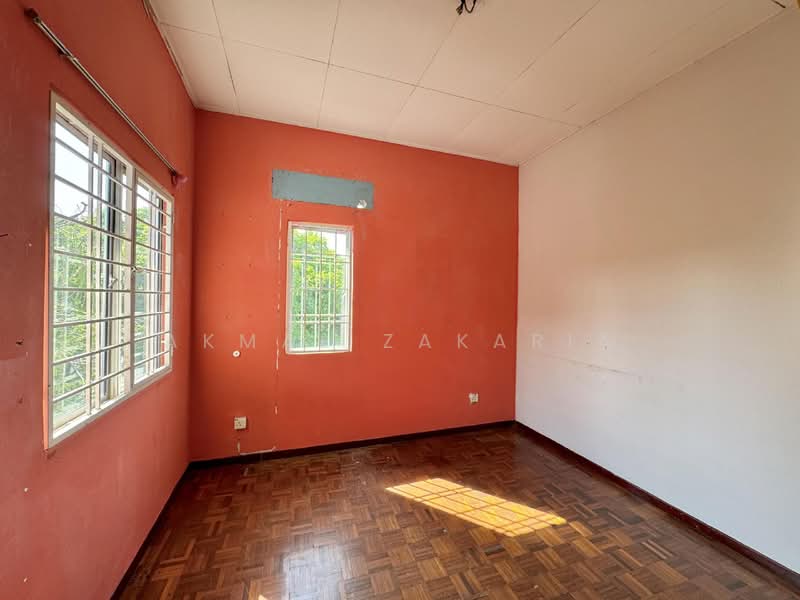 3-storey Terraced House for Sale in Puchong (Selangor) - Akmal Zakaria - PropertyGuru.com.my