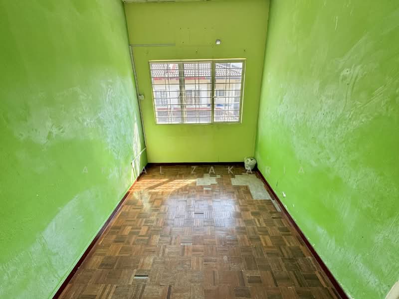 3-storey Terraced House for Sale in Puchong (Selangor) - Akmal Zakaria - PropertyGuru.com.my