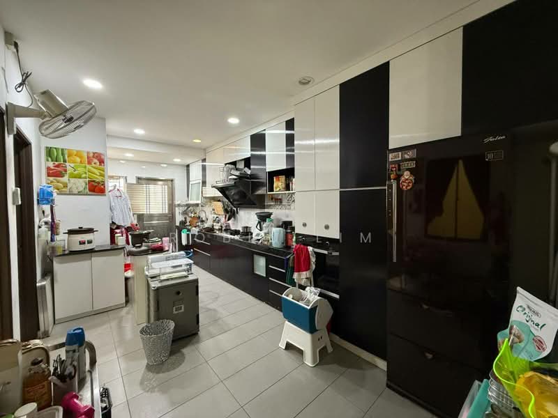 Perma Jaya Permas Jayas untuk Untuk Dijual - RM 660,000, Mac 2026 - Kitchen - PropertyGuru.com.my