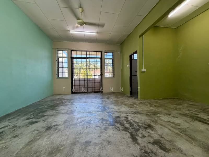 2-storey Terraced House for Sale in Nibong Tebal (Penang) - Tan ANNIE - Living Room - PropertyGuru.com.my
