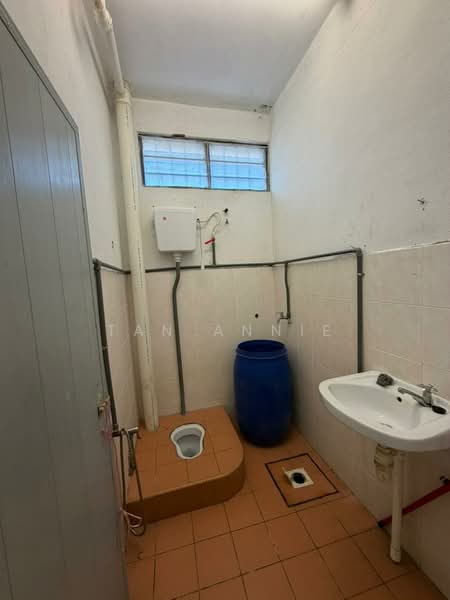 2-storey Terraced House for Sale in Nibong Tebal (Penang) - Tan ANNIE - Bathroom - PropertyGuru.com.my