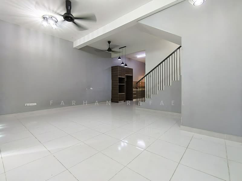 Cherry 3 Bandar Hillpark untuk Untuk Dijual - RM 460,000, Mac 2026 - Living Room - PropertyGuru.com.my