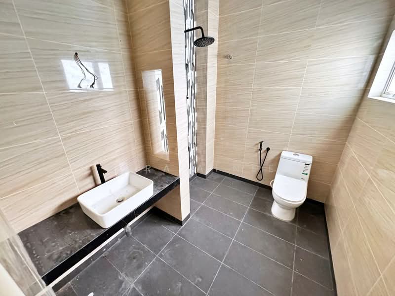 Bungalow for Sale in Bangi (Selangor) - Kyra Afnee - Bathroom - PropertyGuru.com.my