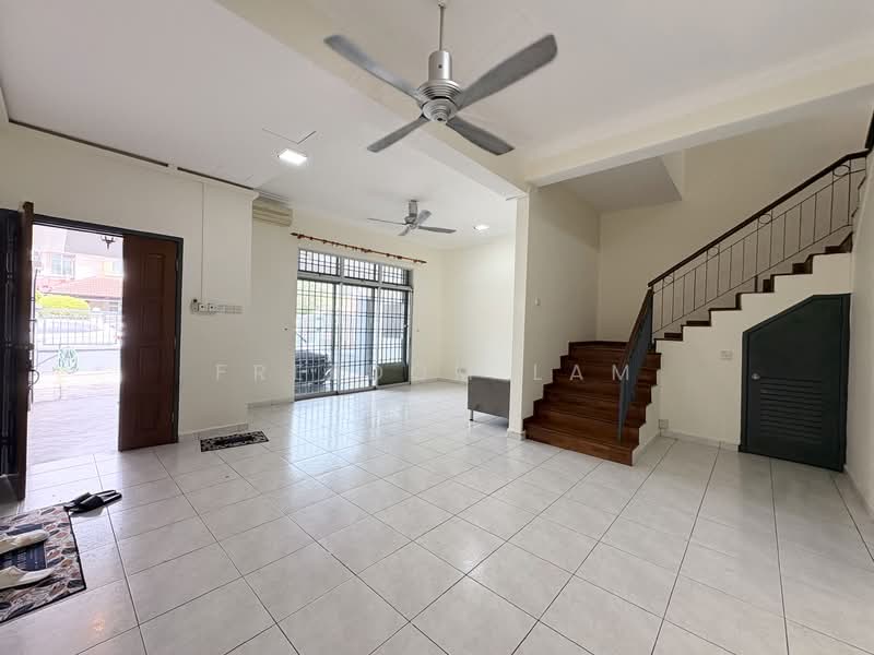 2-storey Terraced House for Rent in Tebrau (Johor) - Freedom Lam - Living Room - PropertyGuru.com.my