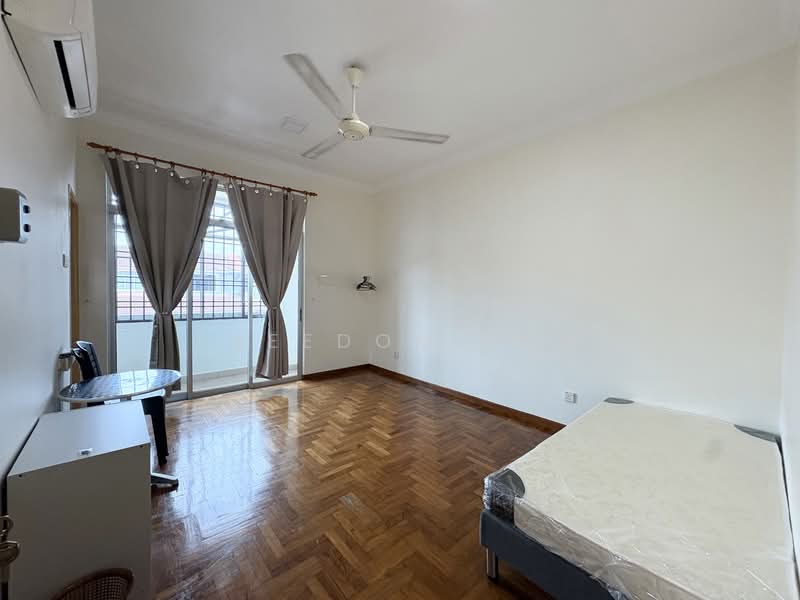 2-storey Terraced House for Rent in Tebrau (Johor) - Freedom Lam - Master Bedroom - PropertyGuru.com.my