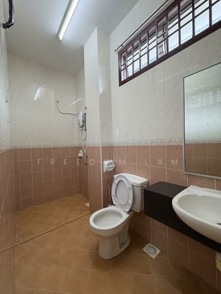 2-storey Terraced House for Rent in Tebrau (Johor) - Freedom Lam - Bathroom - PropertyGuru.com.my