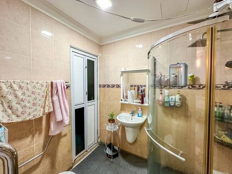 Jalan Suadamai Bandar Tun Hussein Onn untuk Untuk Dijual - RM 885,000, Mac 2026 - Bathroom - PropertyGuru.com.my