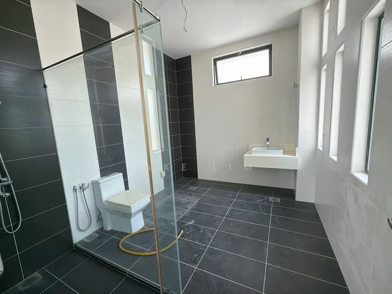 Bungalow for Sale in Taman Wira Mutiara (Kajang) - Jake Lim - Bathroom - PropertyGuru.com.my